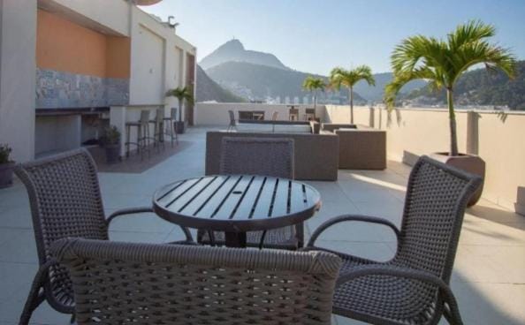 Modern apartment with services and sea view Apartment in Rio de Janeiro