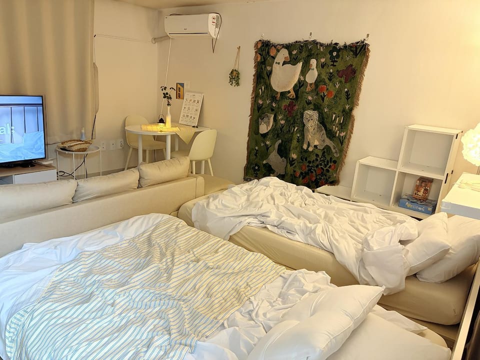 SSorok Stay Bed and Breakfast in Seoul