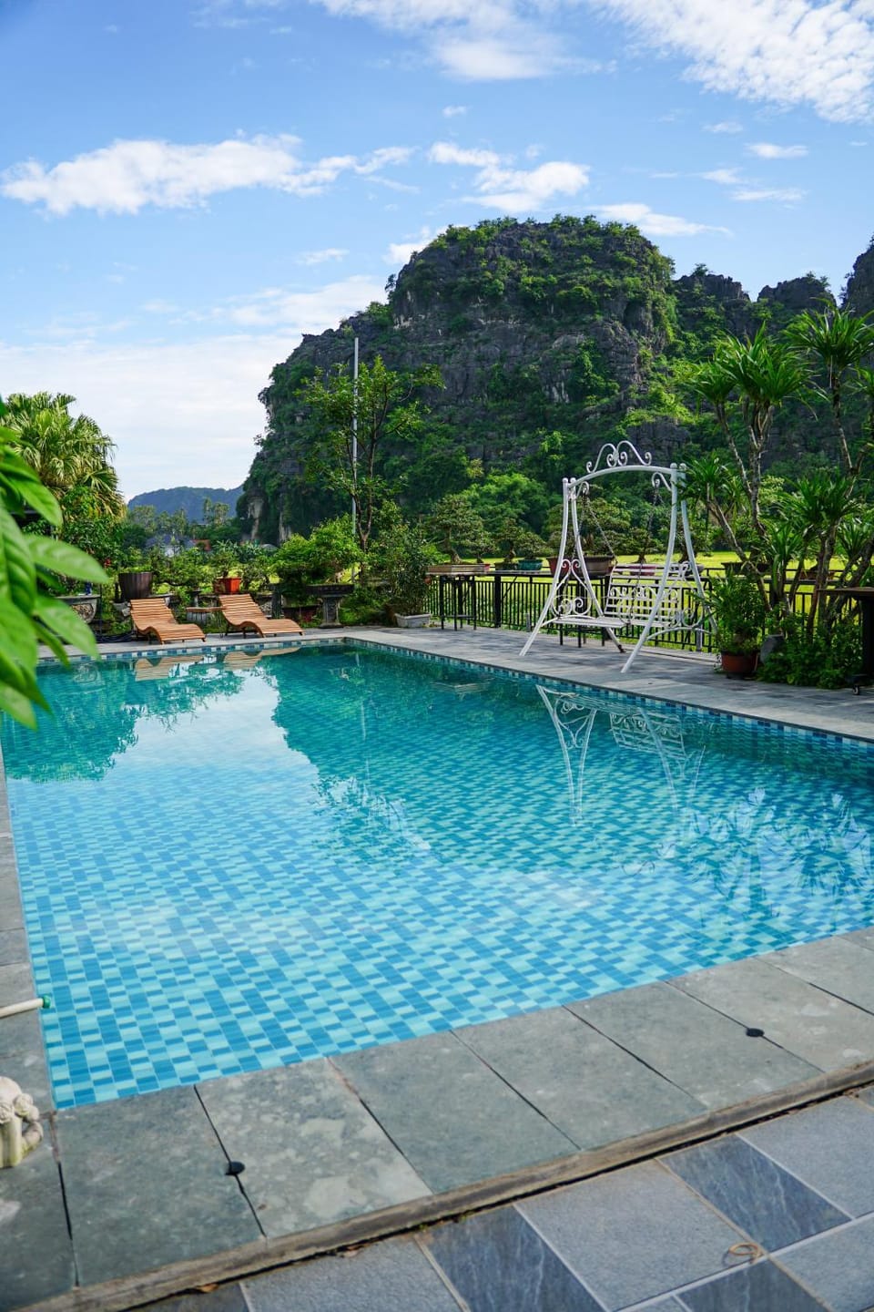Natural landscape, Mountain view, Swimming pool, sunbed