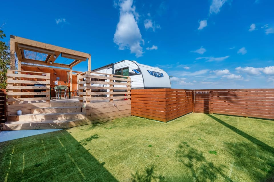 Glamping Trailer Lanikai Hotel in Hyogo Prefecture