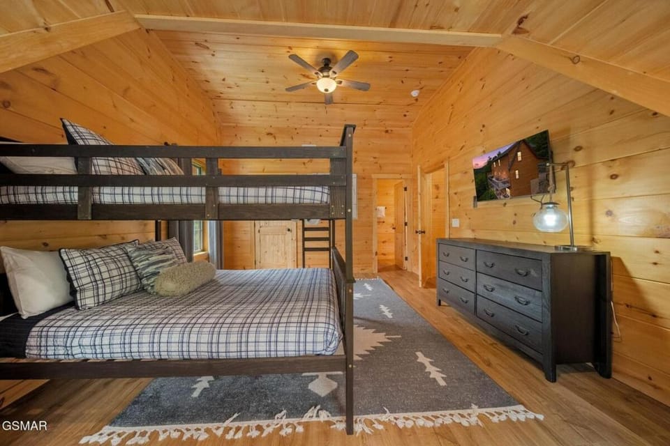 Cabin in Sevierville Cabin in Sevier County