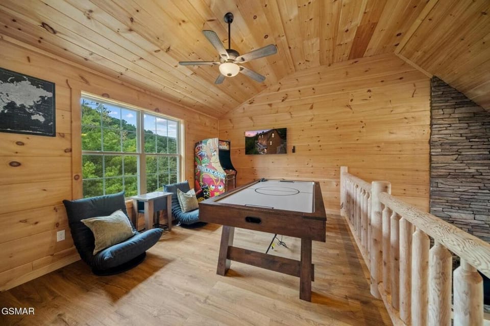Cabin in Sevierville Cabin in Sevier County