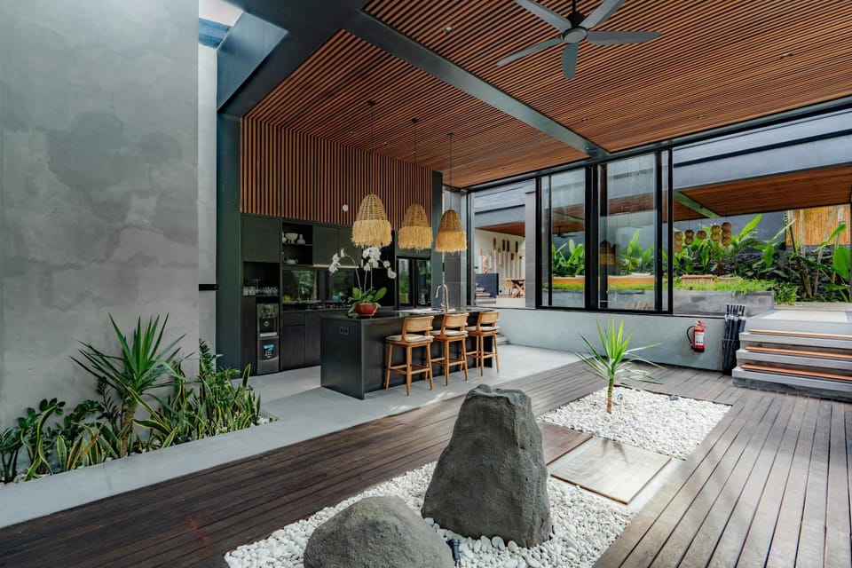 Patio, View (from property/room), Kitchen or kitchenette, Living room