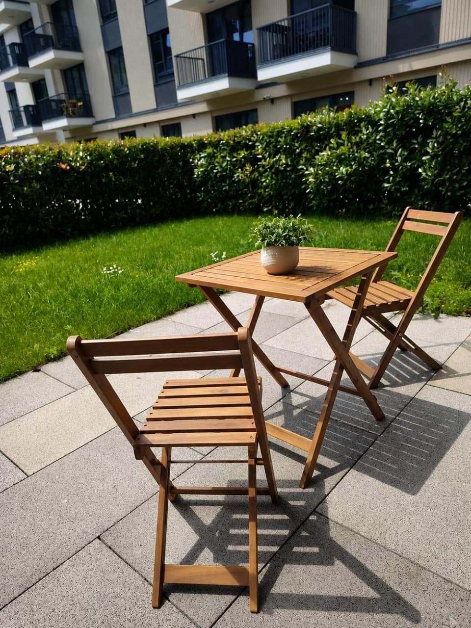 Patio, Spring, Day, Dining area