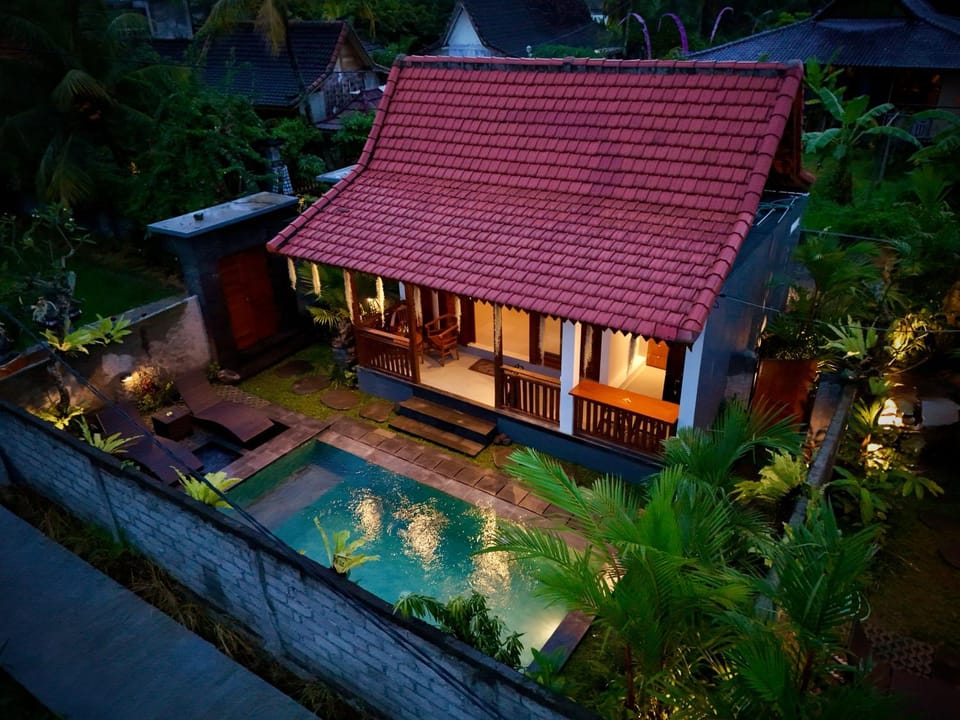 Property building, Swimming pool