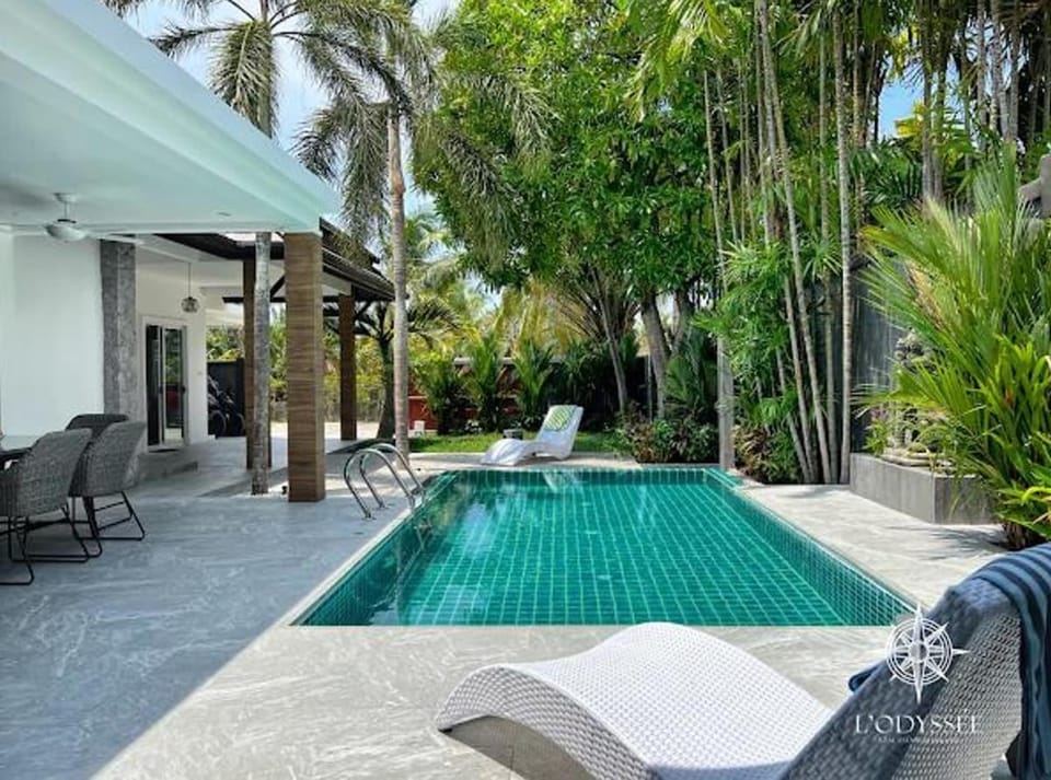 V292 Central Rawai Private Pool Villa with Amenities Villa in Rawai