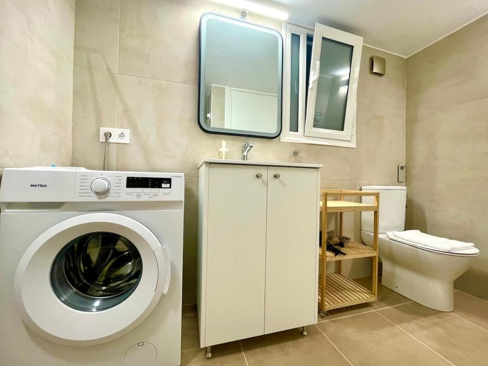 Cozy apartment near metro & historic sites Apartment in Athens