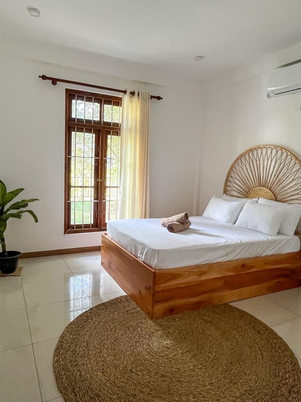 Bedroom, air conditioner
