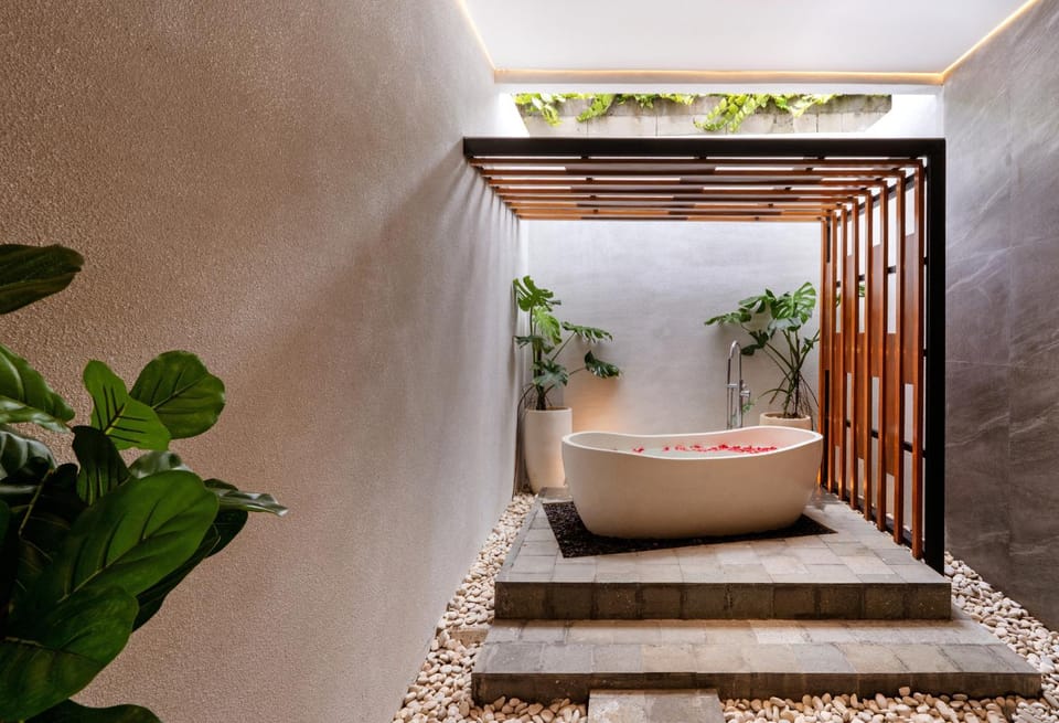 Hot Tub, Garden view