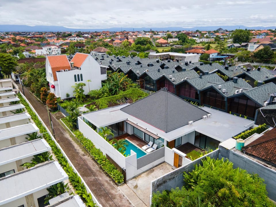 Property building, Day, Street view, Location
