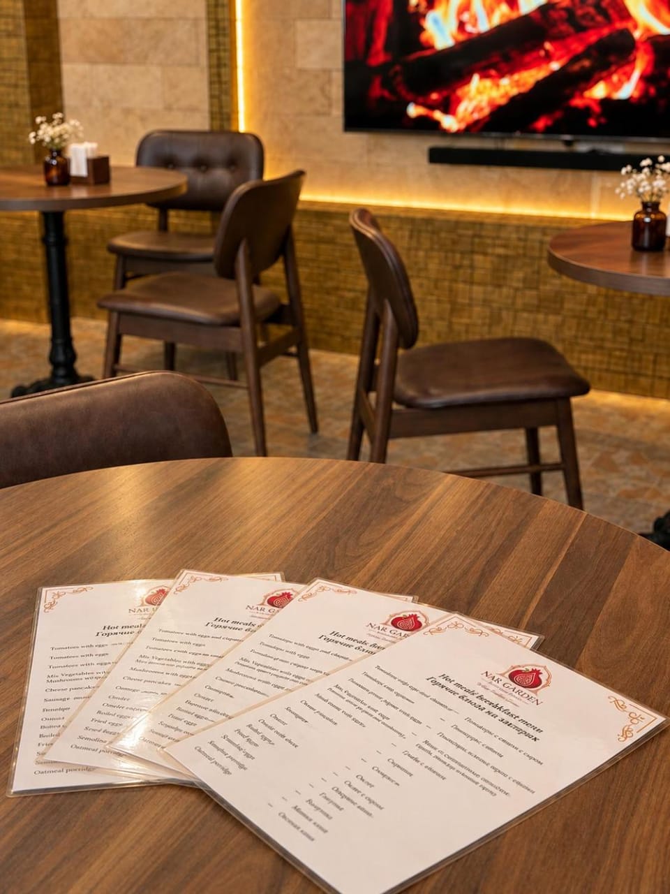 Restaurant/places to eat, Living room, Banquet/Function facilities, Seating area