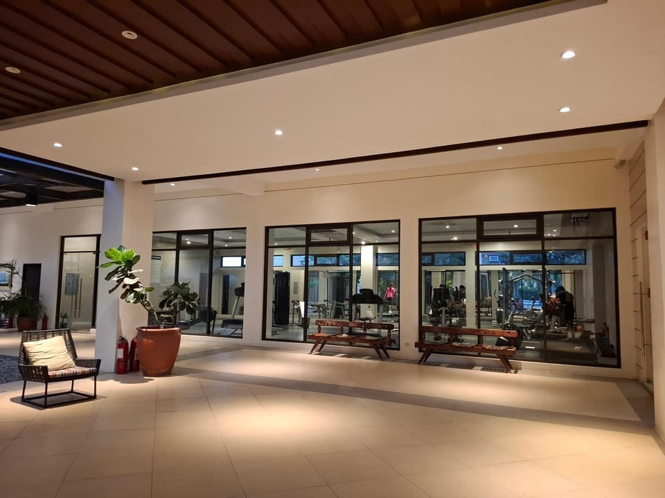 Cozy Hotel-Style Studio Unit for Rent at Eastbay Residences by Rockwell Apartment in Muntinlupa