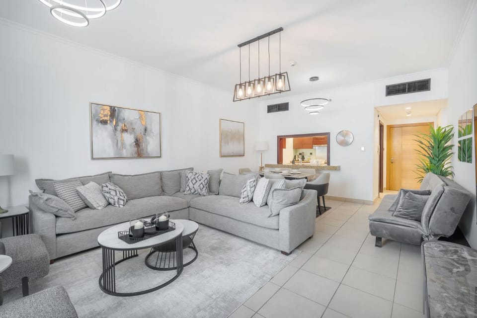 Free housekeeping visits during your stay - StayShort - Downtown Dubai Apartment with Private Balcony Sleeps 3 Apartment in Dubai