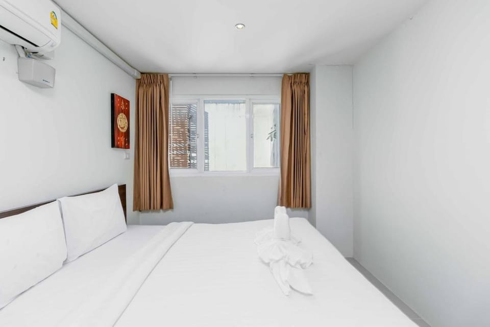 C265 Great Ocean View 2BR Pool & Gym Near Beach Apartment in Patong