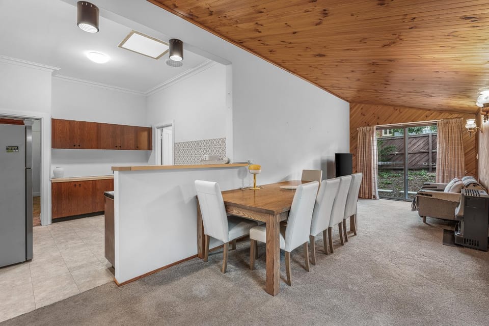Convenient & Cosy Home in Camberwell House in Melbourne