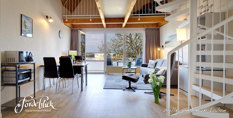 3B 38 Seeschwalbe DG Apartment in Laboe
