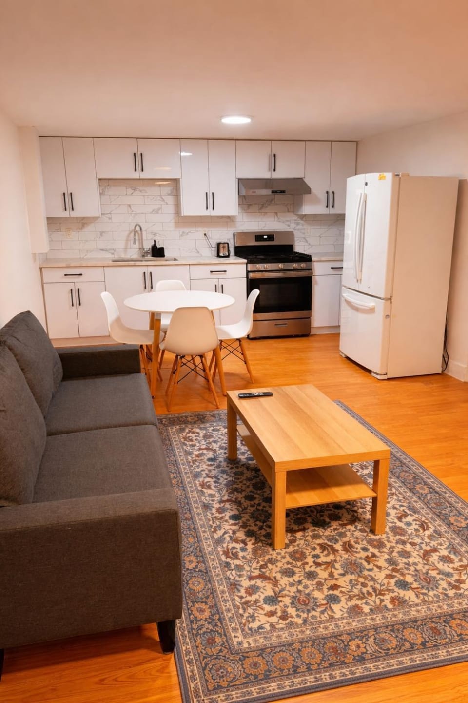 TV and multimedia, Kitchen or kitchenette, Dining area