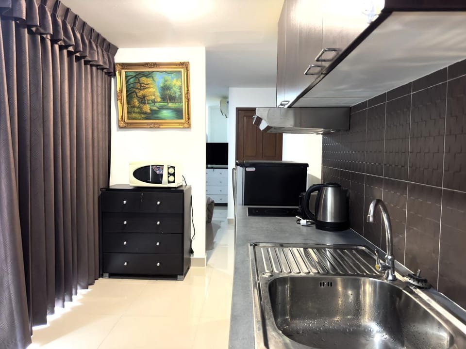 microwave, oven
