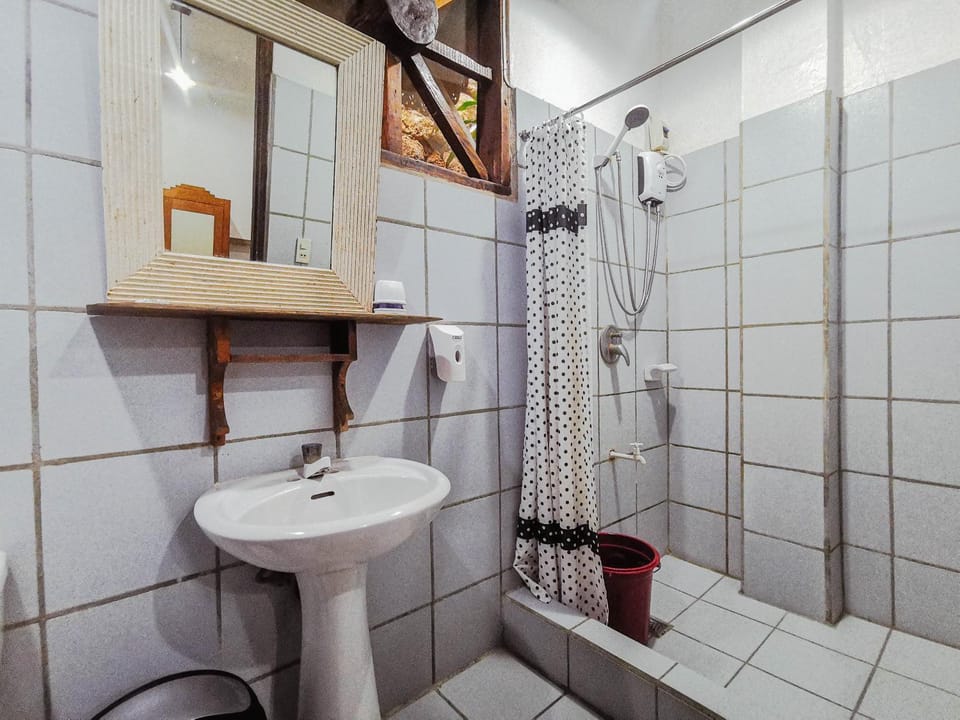LS Guesthouse Iloilo Hotel in Iloilo City