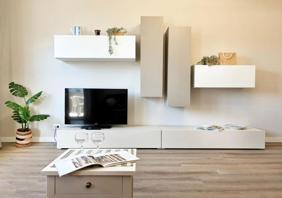Communal lounge/ TV room, TV and multimedia, Evening entertainment