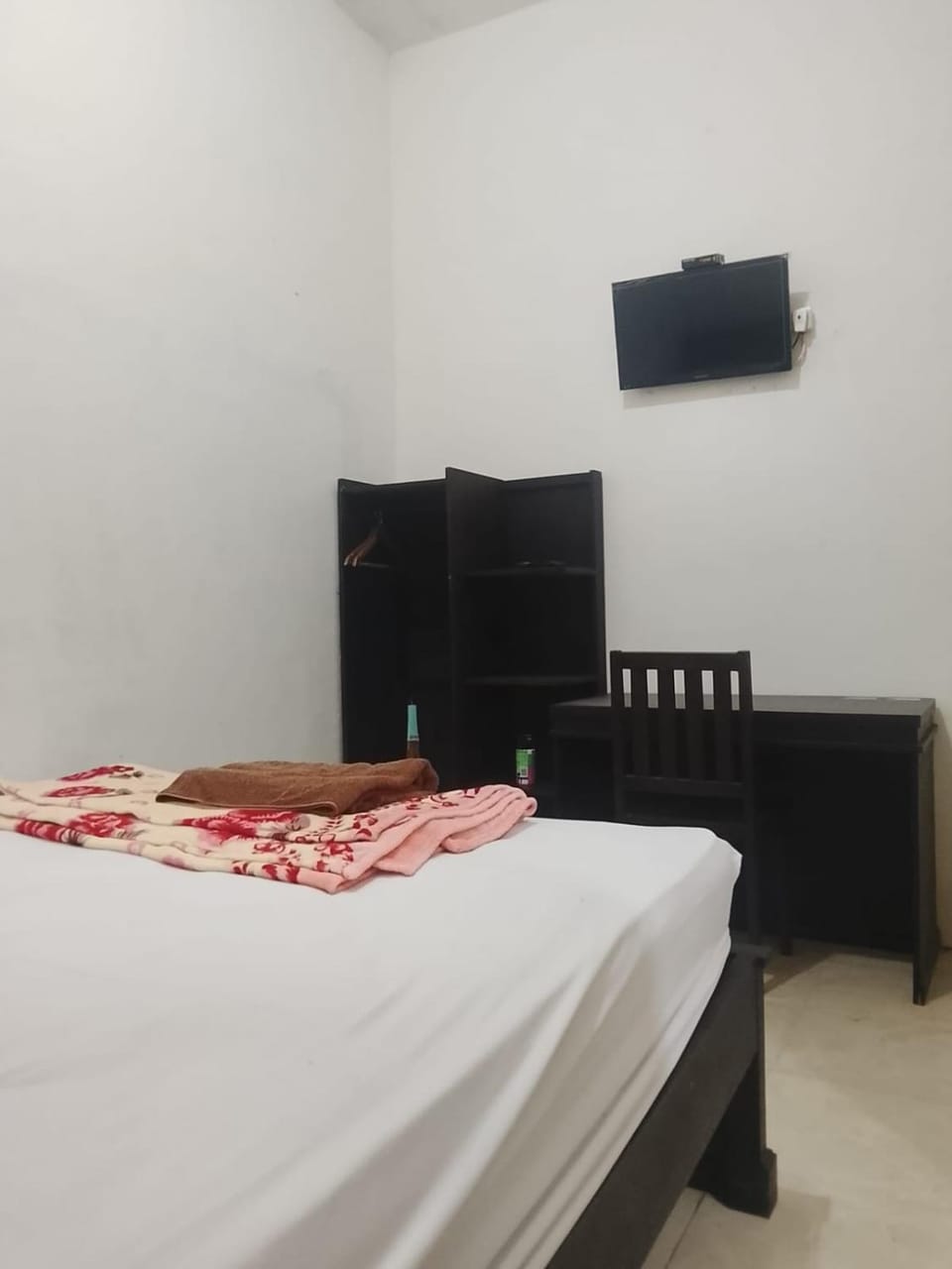 Griya Sarah Backpacker Homestay by Bias Vacation rental in Batu