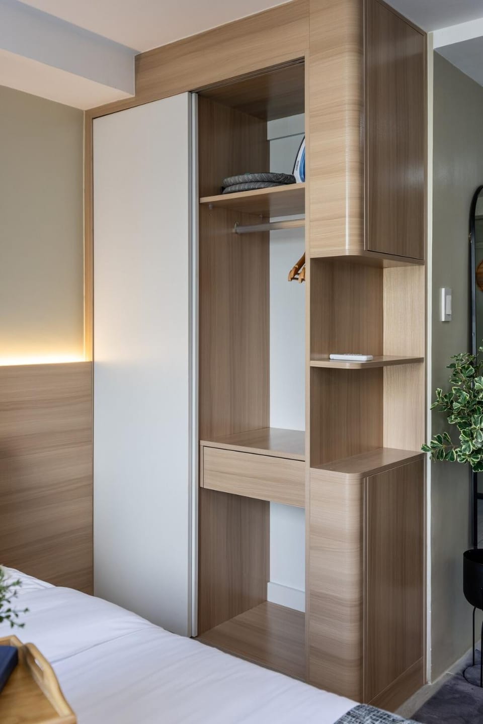 Bedroom, wardrobe