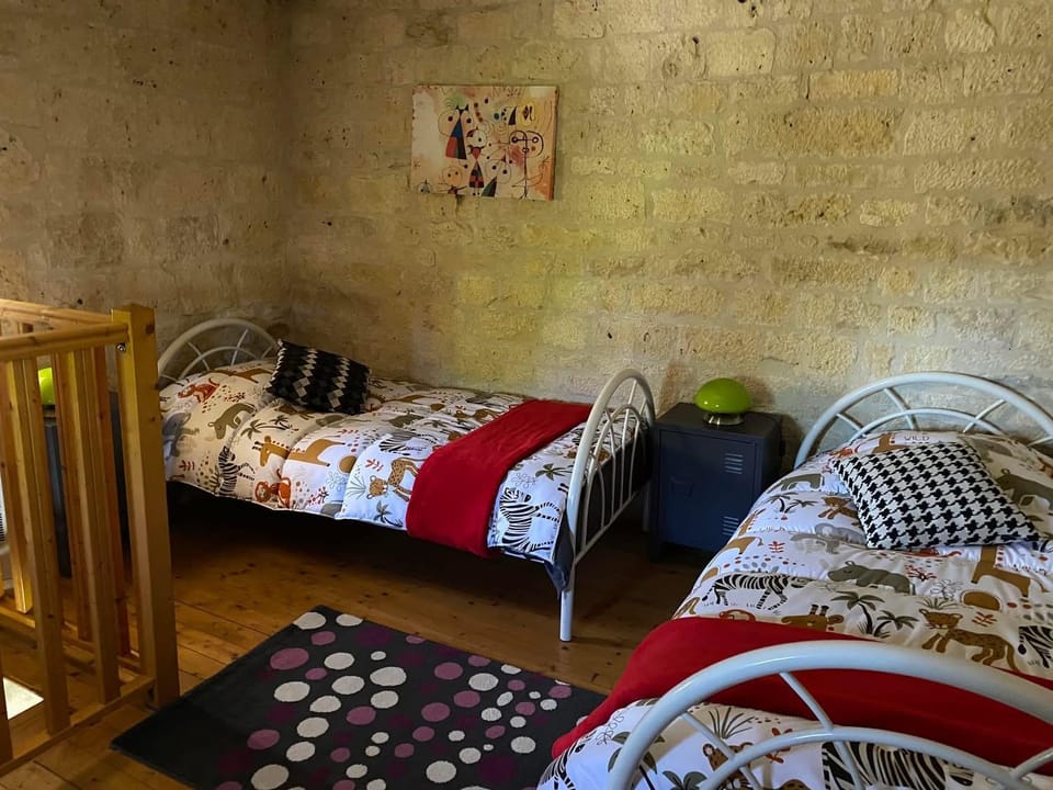 Gîte atypique 6 personnes avec piscine House in Occitanie