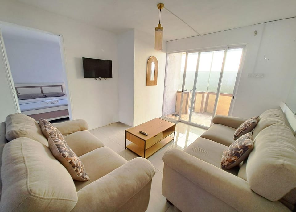 Communal lounge/ TV room, TV and multimedia, Living room