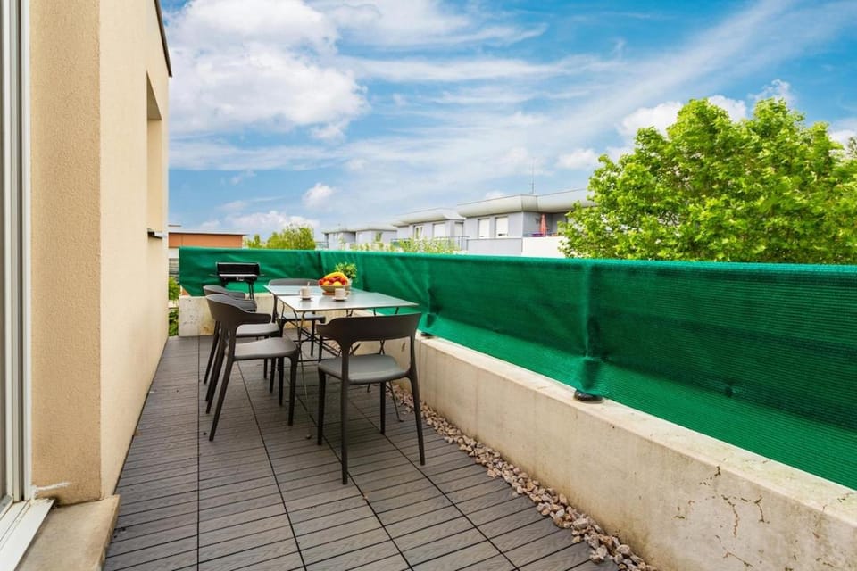 Le Petit Oranger - Lumineux, Balcon & Parking Apartment in Eckbolsheim
