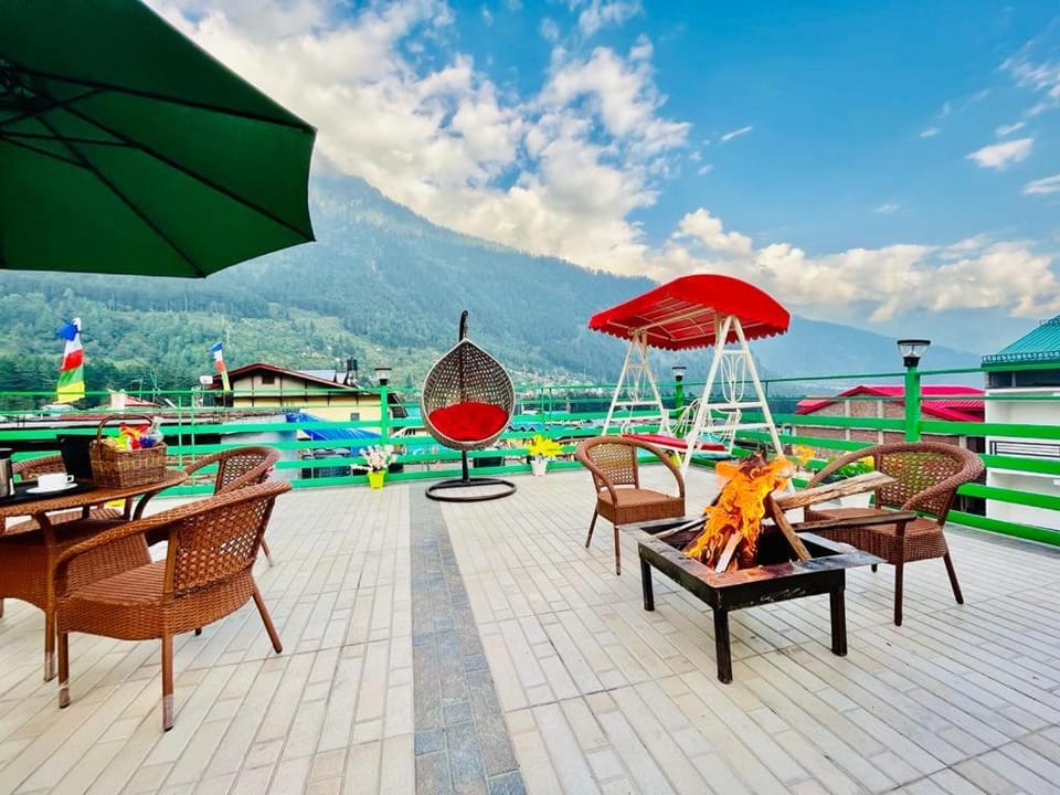 Tata Vista Resort - Centrally Heated & Air Cooled Near Mall Road Manali Hotel in Manali