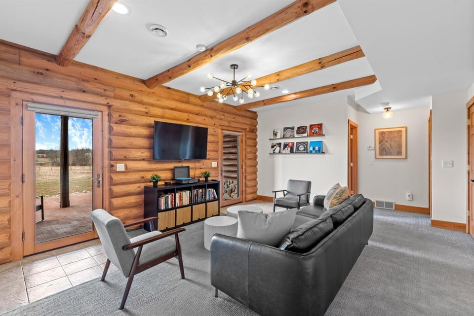 Communal lounge/ TV room, Seating area, Evening entertainment