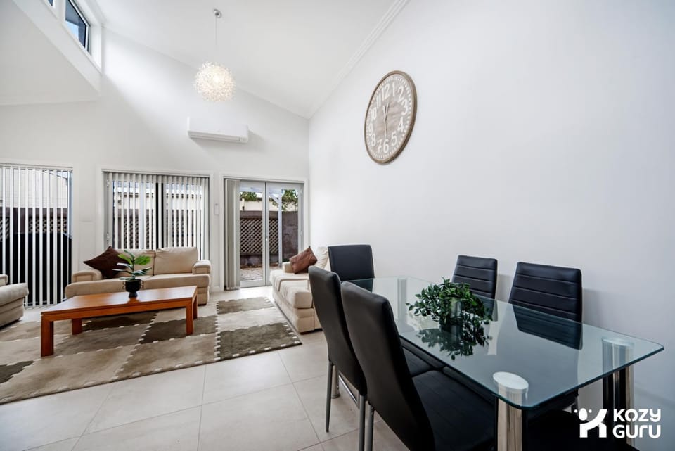 KozyGuru | St Peters | Beautiful 3 Bedroom House House in Marrickville