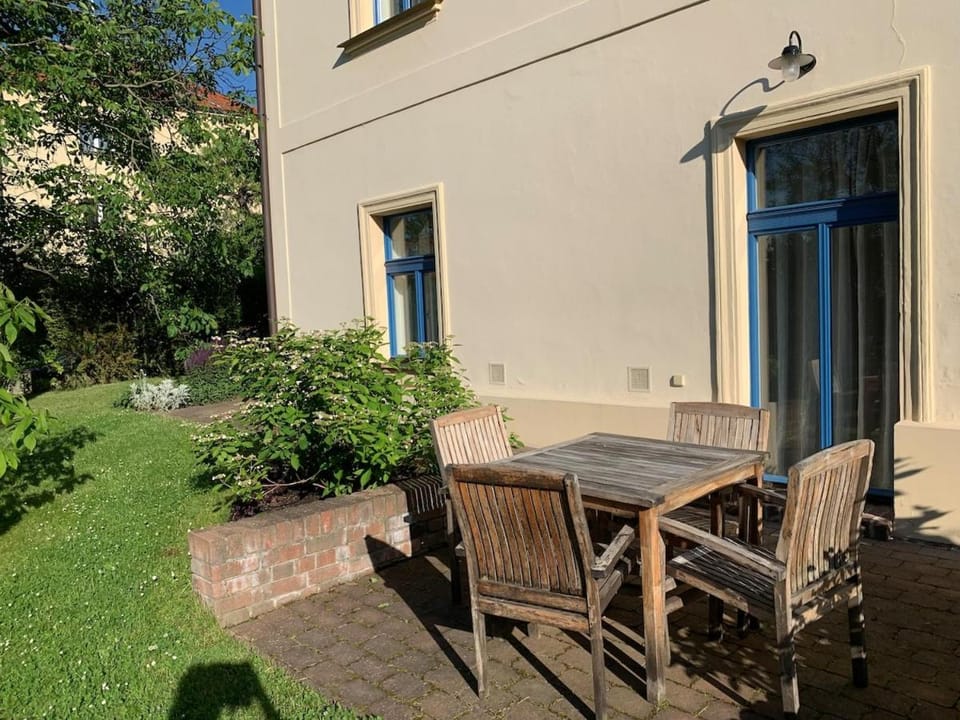 Art nouveau villa with garden close to center Apartment in Prague