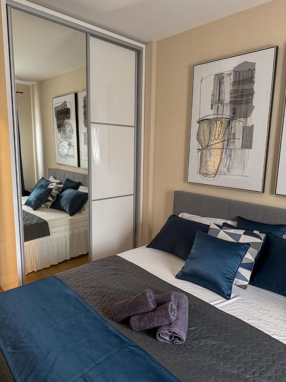 Bedroom, wardrobe