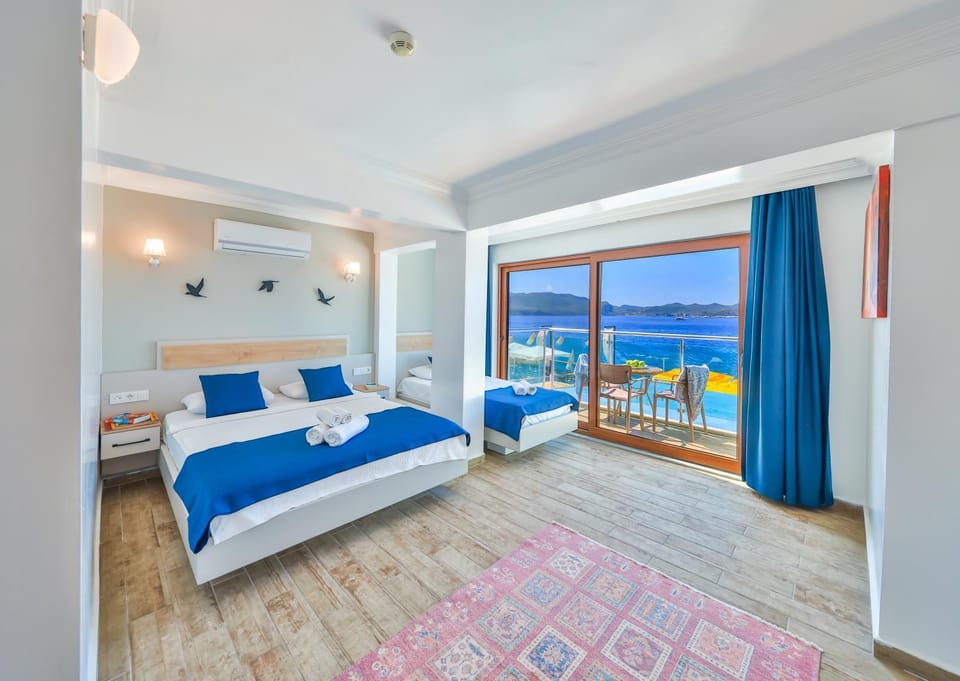 Bed, Balcony/Terrace, Sea view