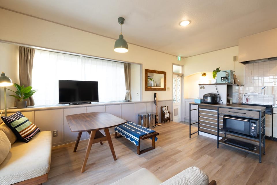 TV and multimedia, Kitchen or kitchenette, Living room, Dining area, pet friendly, stove