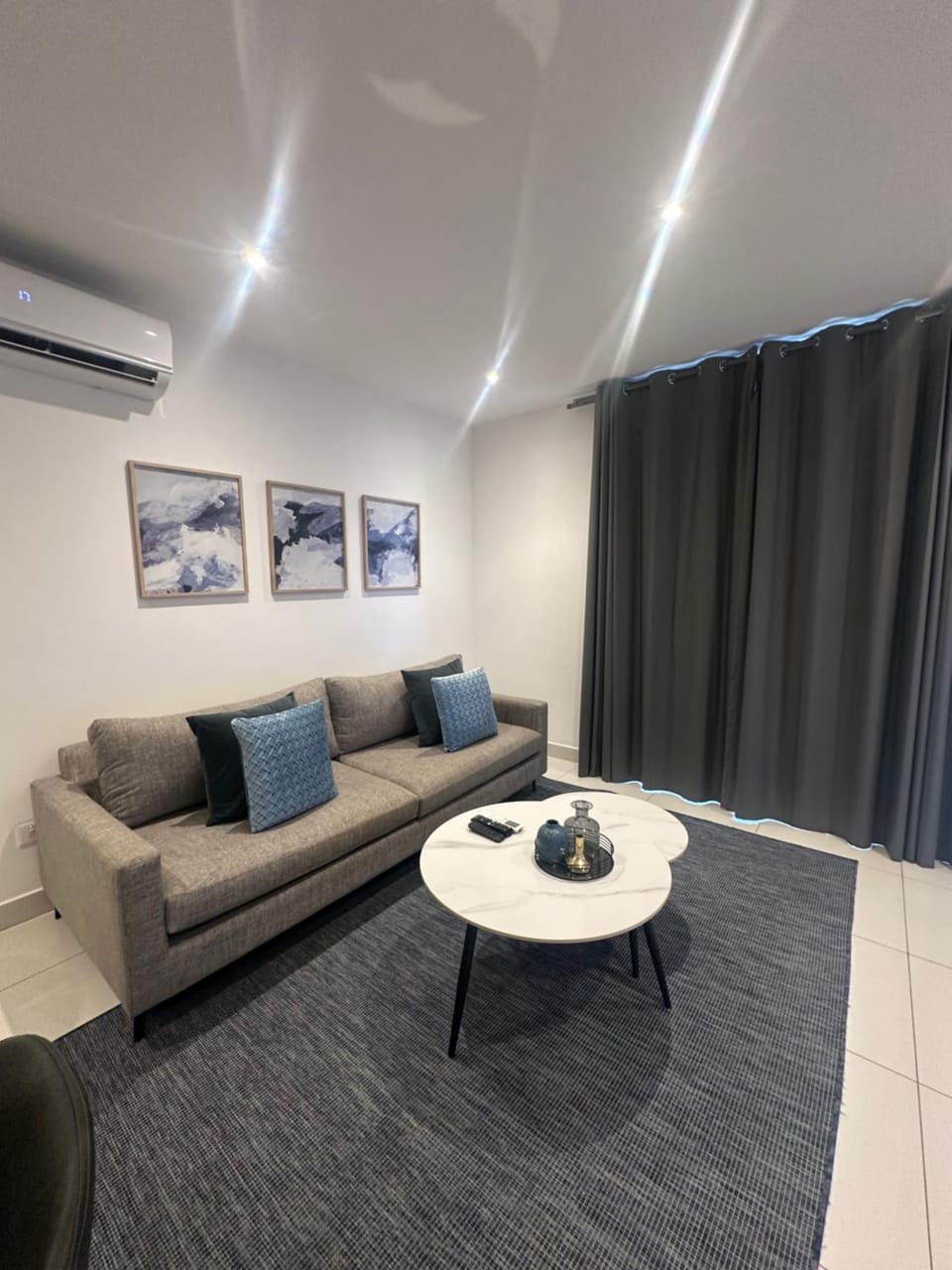 Living room, Seating area