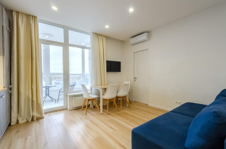 TV and multimedia, Balcony/Terrace, Living room, Seating area, Dining area, air conditioner