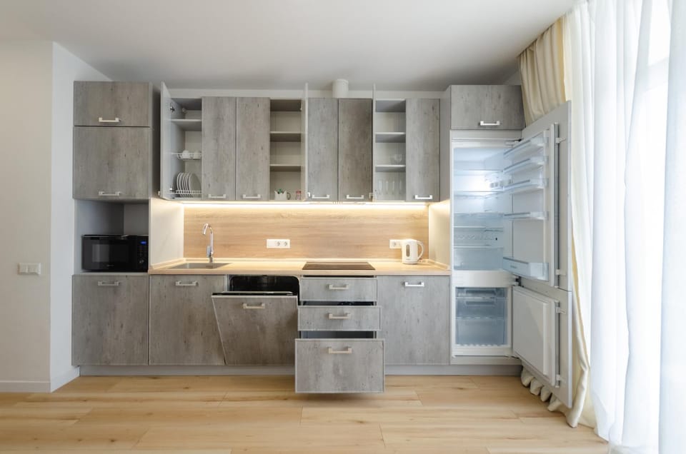 dishwasher, microwave, pet friendly, stove
