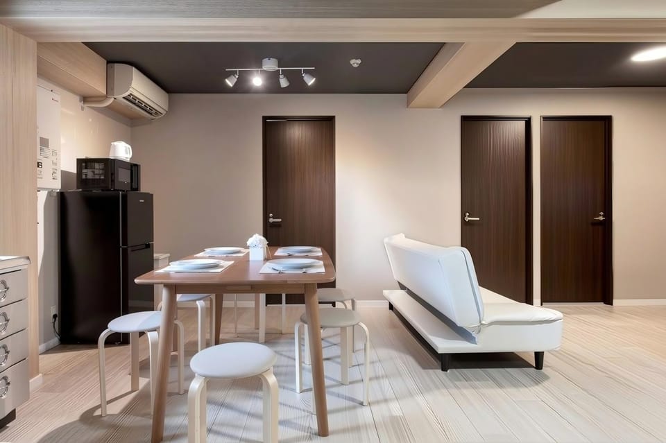 Living room, Seating area, Dining area, air conditioner