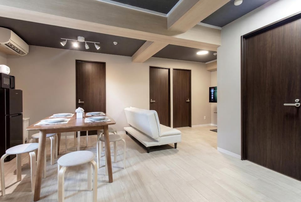 Living room, Photo of the whole room, Seating area