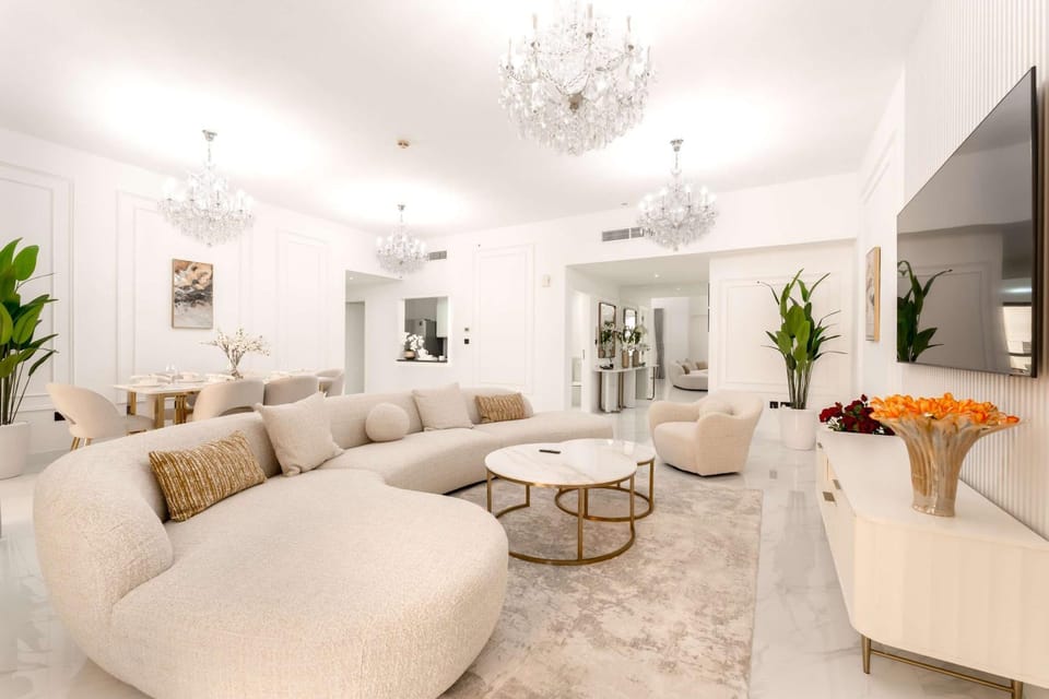 Free housekeeping visits during your stay - StayShort - Modern 4 Bed Apartment in JBR that Sleeps 8 Apartment in Dubai