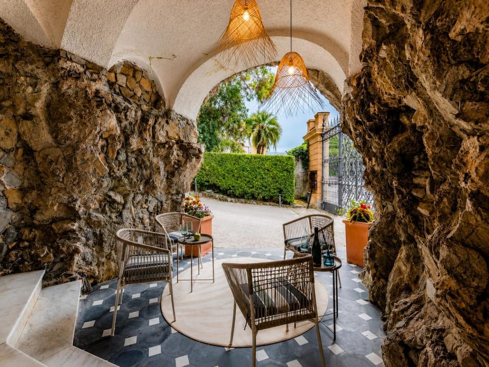 Patio, Day, Garden, Living room, Garden view