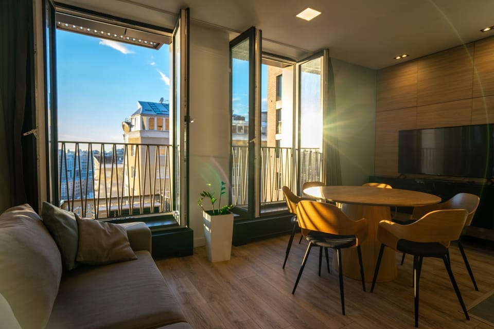 View (from property/room), Living room, Dining area
