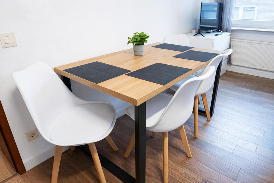Living room, Seating area, Dining area, Food
