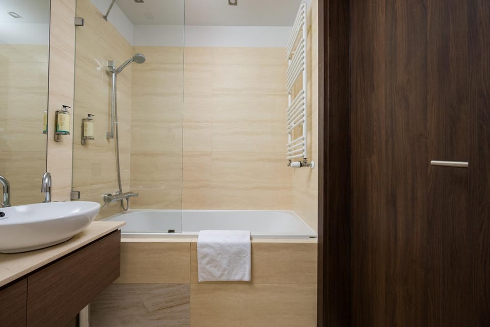 Bathroom, Bath