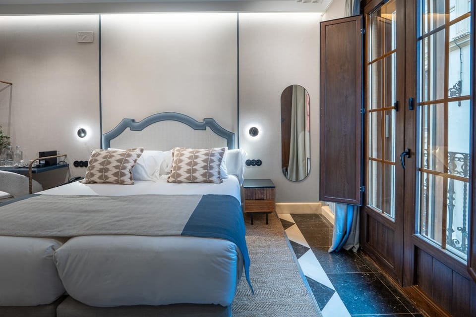 Bed, Photo of the whole room