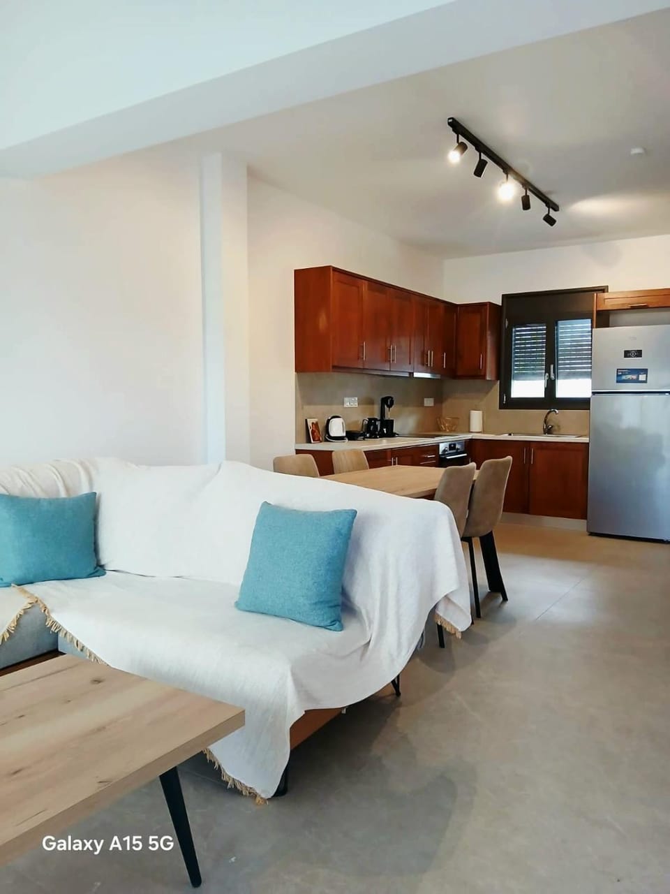 Living room, Seating area, Dining area, kitchen
