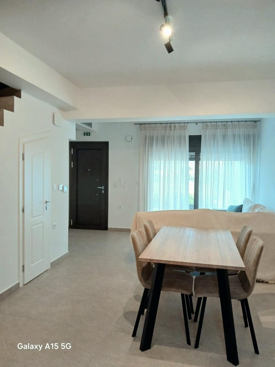Toilet, Seating area, Dining area
