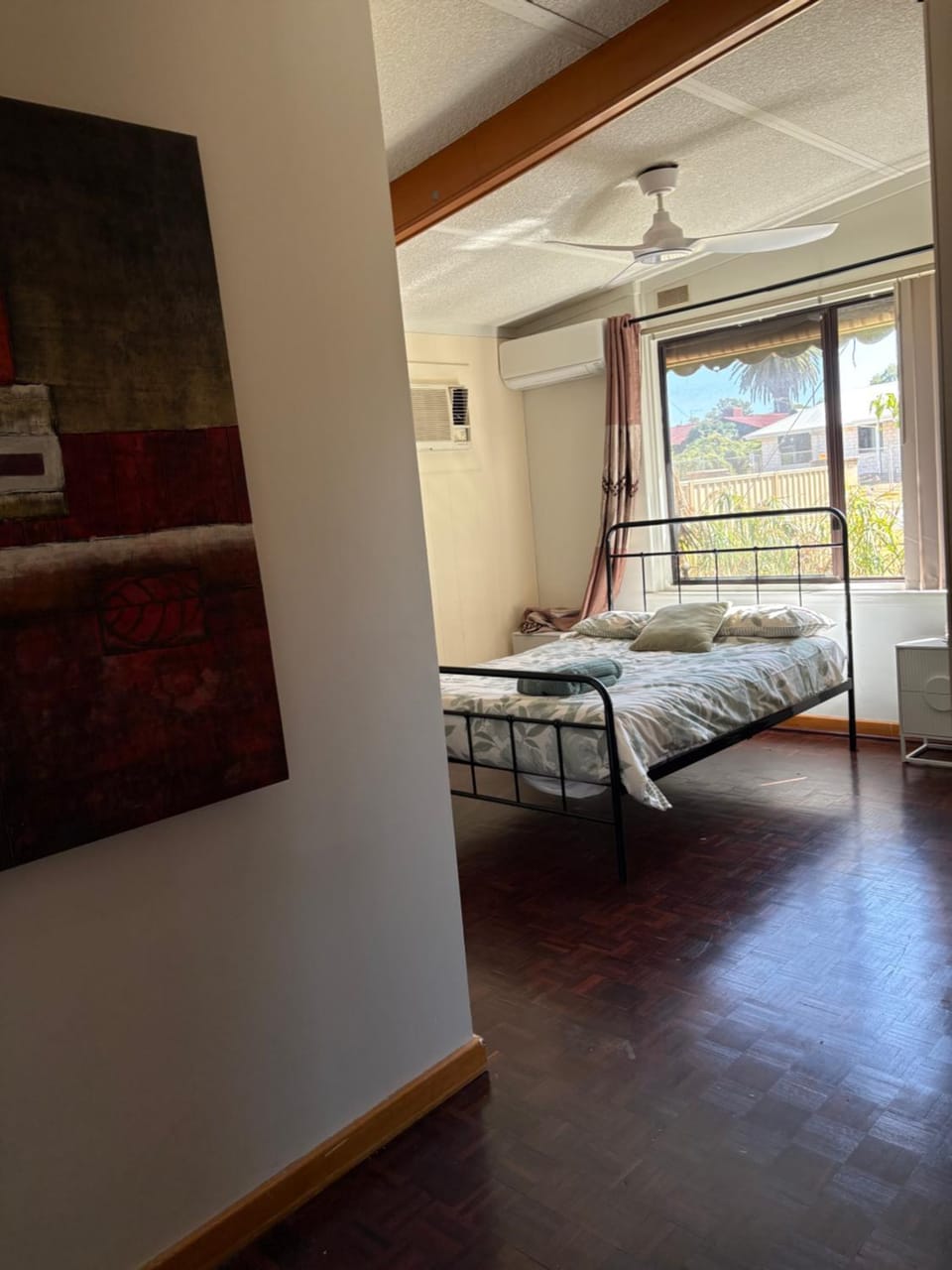 Budget rooms in big house Vacation rental in Kelmscott